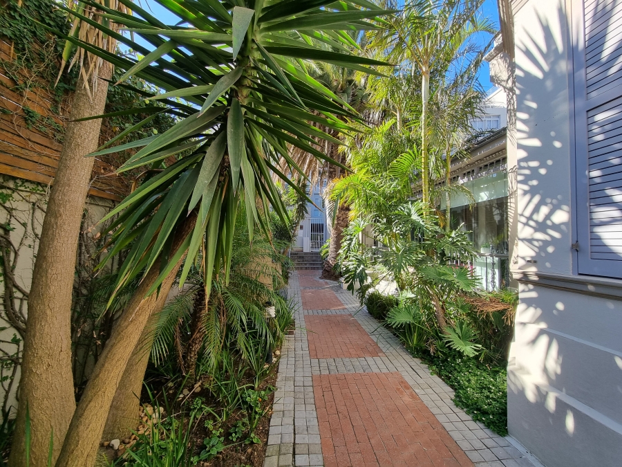 To Let 1 Bedroom Property for Rent in Sea Point Western Cape